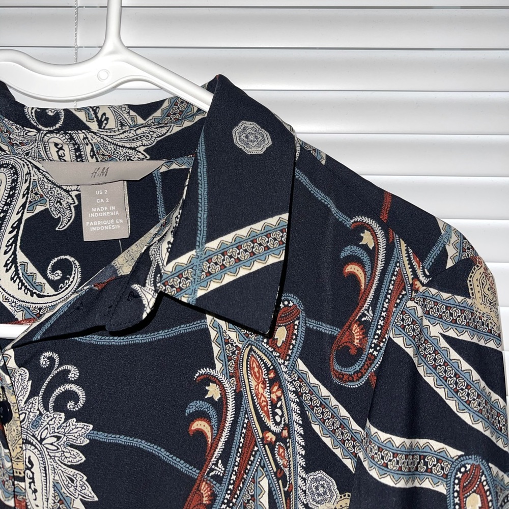 H&M patterned button up shirt
